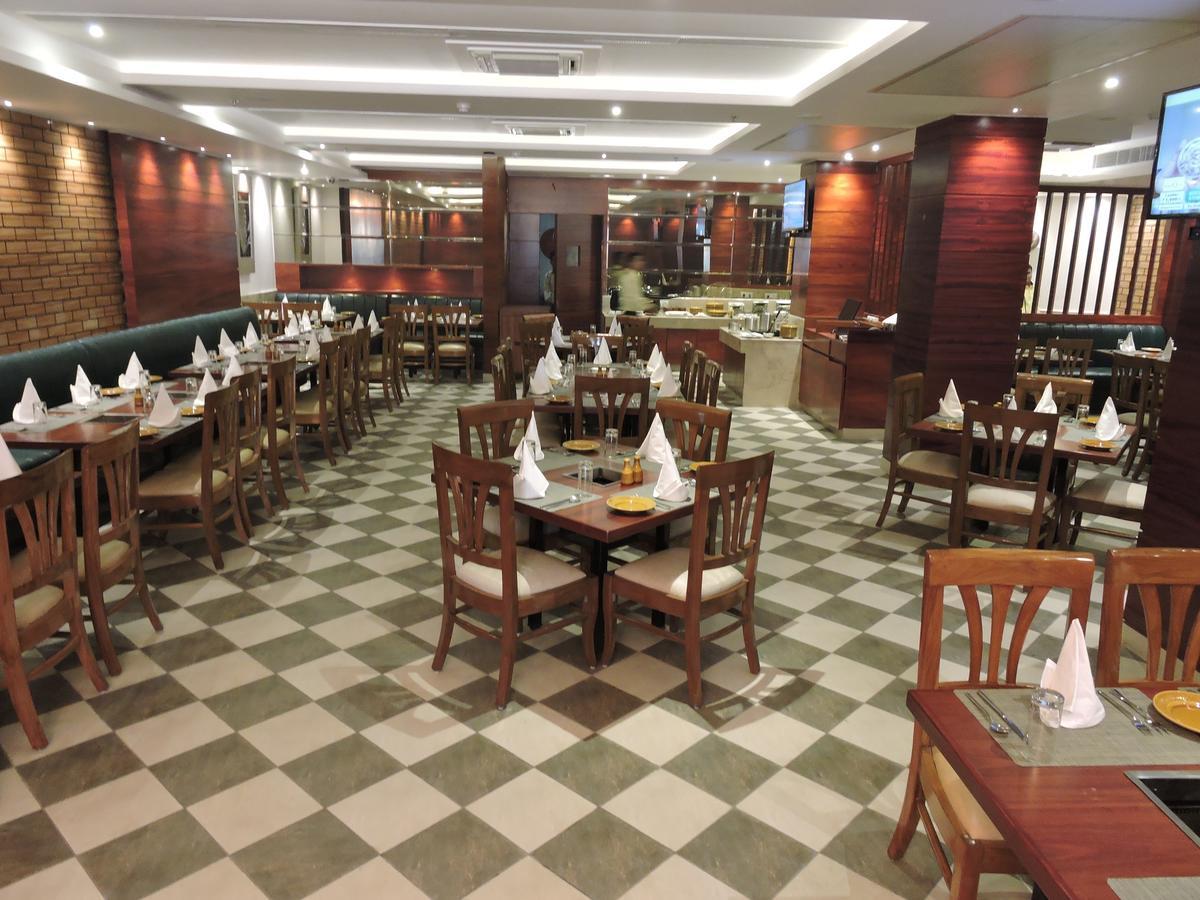 Hotel Ascent Biz Noida Exterior photo